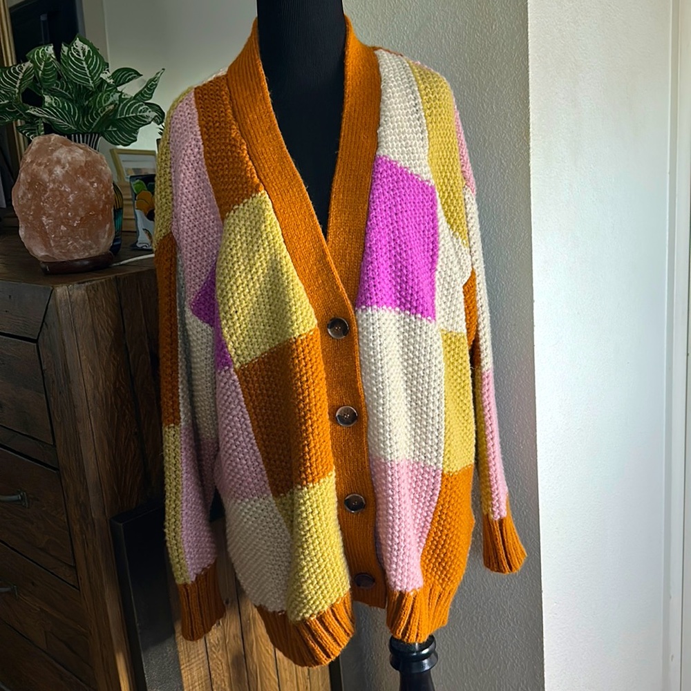 COTTON:ON 🥰 cute knit sweater cardigan size lg fits sm and med Multi color